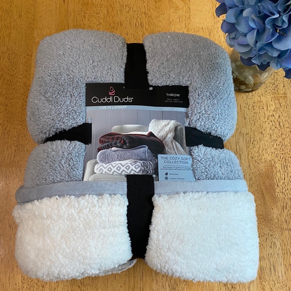 Cuddl Duds Other - 🆕 Cuddl Duds Super Soft Throw